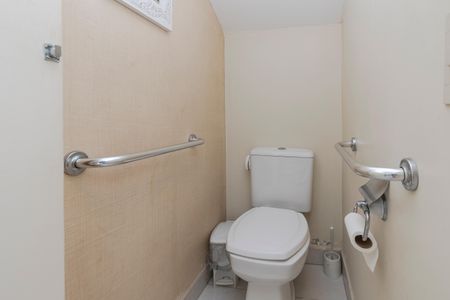 Casa de condomínio à venda com 115m², 2 quartos e 1 vagaLavabo