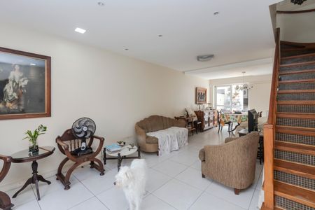 Casa de condomínio à venda com 115m², 2 quartos e 1 vagaSala