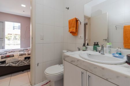 Casa de condomínio à venda com 115m², 2 quartos e 1 vagaBanheiro da Suíte 1