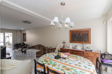 Casa de condomínio à venda com 115m², 2 quartos e 1 vagaSala