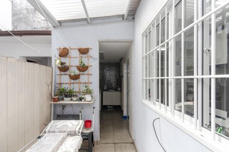 Casa de condomínio à venda com 115m², 2 quartos e 1 vagaQuintal