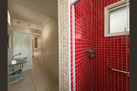 Casa para alugar com 125m², 4 quartos e 4 vagasBanheiro externo 