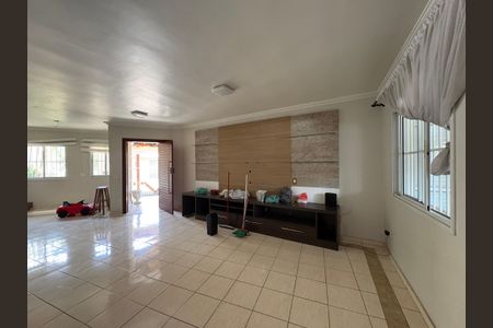 Casa para alugar com 125m², 4 quartos e 4 vagasSala