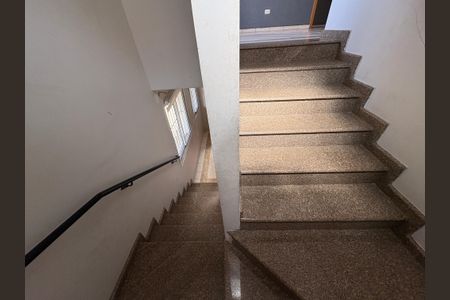 Casa para alugar com 125m², 4 quartos e 4 vagasEscada