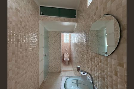 Casa para alugar com 125m², 4 quartos e 4 vagasBanheiro externo 