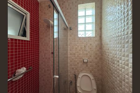 Casa para alugar com 125m², 4 quartos e 4 vagasBanheiro externo 