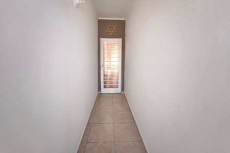 Casa para alugar com 125m², 3 quartos e 2 vagasCorredor - Quintal