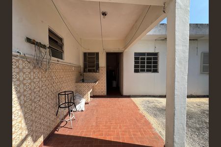 Edícula - Quintal de casa à venda com 3 quartos, 288m² em Bela Vista, Osasco