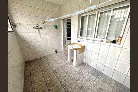 Casa para alugar com 90m², 2 quartos e 1 vagaÁrea de Serviço