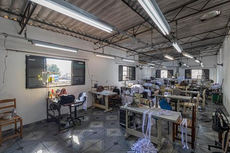 Casa para alugar com 200m², 2 quartos e 1 vagaSalão 