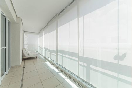 Apartamento para alugar com 64m², 2 quartos e 1 vagaVaranda