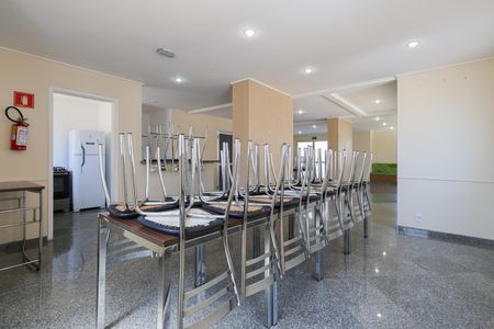 Apartamento para alugar com 47m², 2 quartos e 1 vaga Apartamento para alugar com 47m², 2 quartos e 1 vagaÁrea comum - Salão de festas
