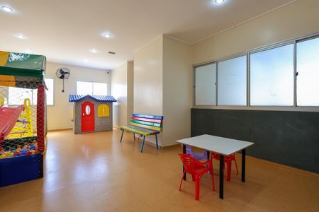 Apartamento para alugar com 47m², 2 quartos e 1 vaga Apartamento para alugar com 47m², 2 quartos e 1 vagaÁrea comum - Brinquedoteca