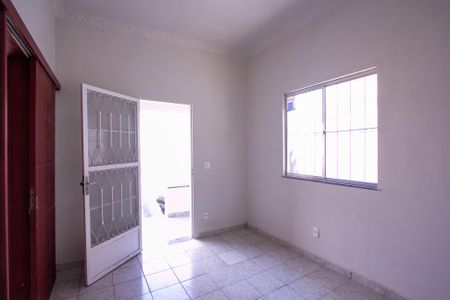 Sala de casa para alugar com 2 quartos, 74m² em Nova Cidade, São Gonçalo