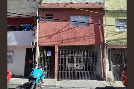 Casa para alugar com 62m², 2 quartos e sem vagaFachada