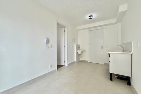 Sala de apartamento para alugar com 1 quarto, 32m² em Jardim Itacolomi, São Paulo