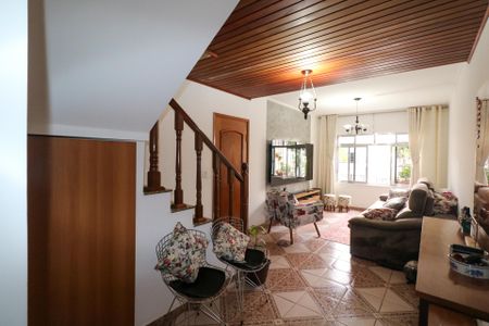 Casa à venda com 125m², 3 quartos e 2 vagas Casa à venda com 125m², 3 quartos e 2 vagasSala