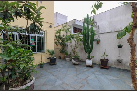 Casa à venda com 125m², 3 quartos e 2 vagas Casa à venda com 125m², 3 quartos e 2 vagasVaranda