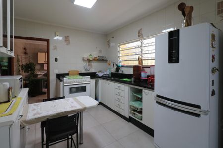 Casa à venda com 125m², 3 quartos e 2 vagas Casa à venda com 125m², 3 quartos e 2 vagasCozinha