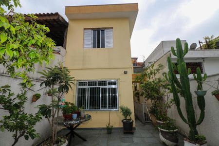 Casa à venda com 125m², 3 quartos e 2 vagas Casa à venda com 125m², 3 quartos e 2 vagasVaranda