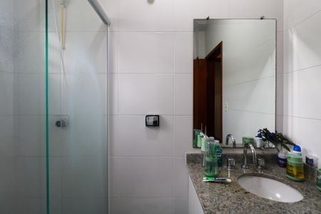 Casa à venda com 125m², 3 quartos e 2 vagas Casa à venda com 125m², 3 quartos e 2 vagasBanheiro da Suíte