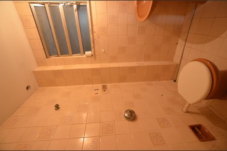 Apartamento à venda com 81m², 2 quartos e 1 vagaBanheiro Social