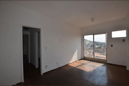 Apartamento à venda com 81m², 2 quartos e 1 vagaSala