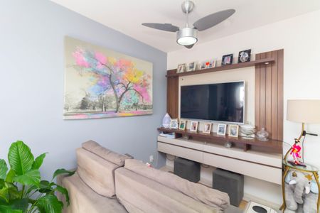 Sala de apartamento à venda com 2 quartos, 48m² em Vila Carmosina, São Paulo