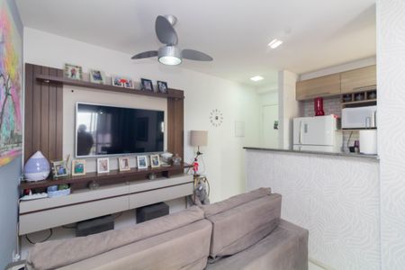 Sala de apartamento à venda com 2 quartos, 48m² em Vila Carmosina, São Paulo