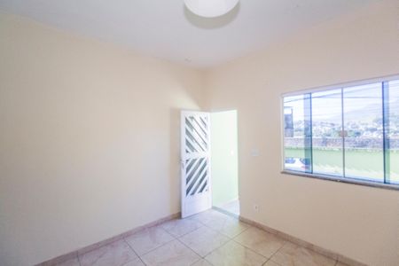 Sala de casa para alugar com 2 quartos, 68m² em Cascadura, Rio de Janeiro