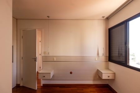 Apartamento à venda com 90m², 3 quartos e 2 vagasSuíte