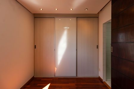 Apartamento à venda com 90m², 3 quartos e 2 vagasSuíte