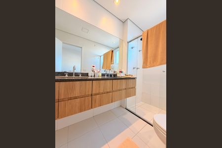 Apartamento à venda com 160m², 3 quartos e 4 vagasBanheiro da Suíte 1