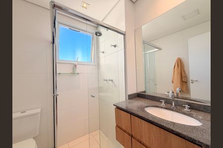 Apartamento à venda com 160m², 3 quartos e 4 vagasBanheiro da Suíte 2