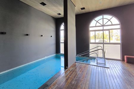 Apartamento à venda com 160m², 3 quartos e 4 vagasÁrea comum - Piscina coberta
