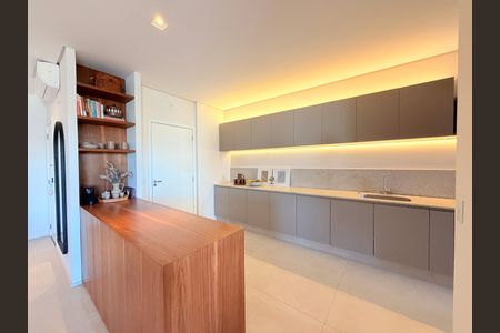 Apartamento à venda com 160m², 3 quartos e 4 vagasCozinha