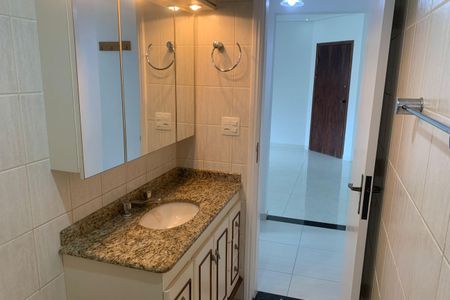 Apartamento para alugar com 121m², 3 quartos e 2 vagasBanheiro