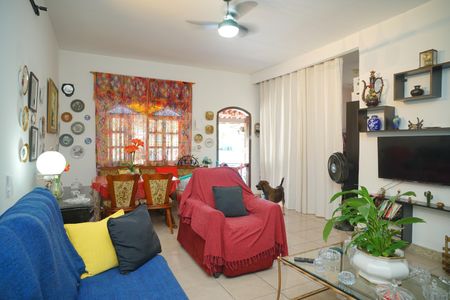 Casa para alugar com 189m², 3 quartos e 2 vagasSala