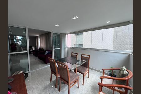 Apartamento para alugar com 3 quartos, 140m² em Santo Antônio, Belo Horizonte