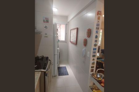 Banheiro de apartamento à venda com 2 quartos, 67m² em Vila Emir, São Paulo