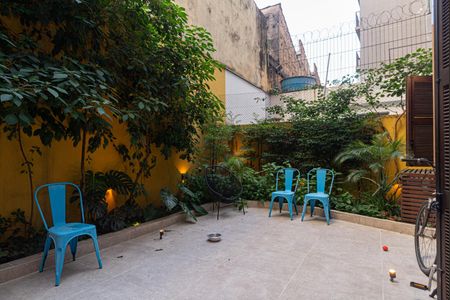 Apartamento à venda com 102m², 2 quartos e sem vagaQuintal