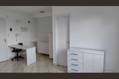 Sala de kitnet/studio para alugar com 1 quarto, 25m² em Vila Campanela, São Paulo