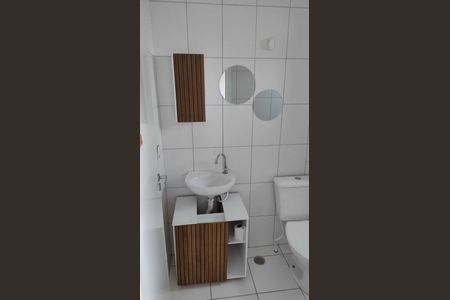 Banheiro de kitnet/studio para alugar com 1 quarto, 25m² em Vila Campanela, São Paulo