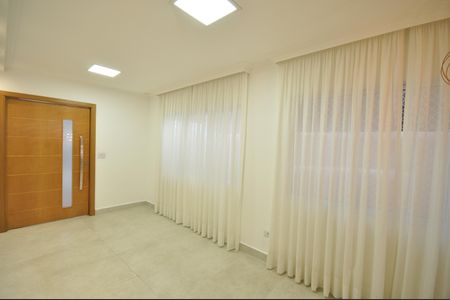 Sala de casa para alugar com 2 quartos, 140m² em Vila Gustavo, São Paulo