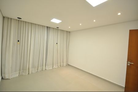 Suíte 1 de casa para alugar com 2 quartos, 140m² em Vila Gustavo, São Paulo