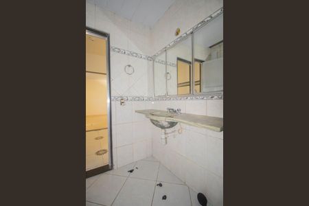 Banheiro de casa para alugar com 1 quarto, 90m² em Porto da Pedra, São Gonçalo