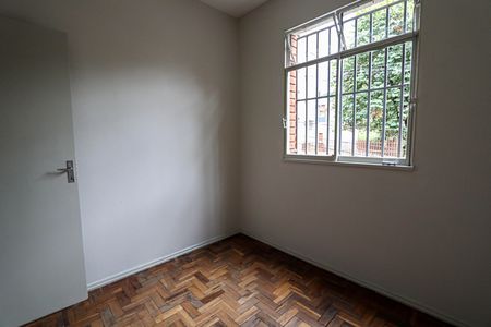 Quarto 2 de apartamento para alugar com 3 quartos, 75m² em Vila Paris, Belo Horizonte
