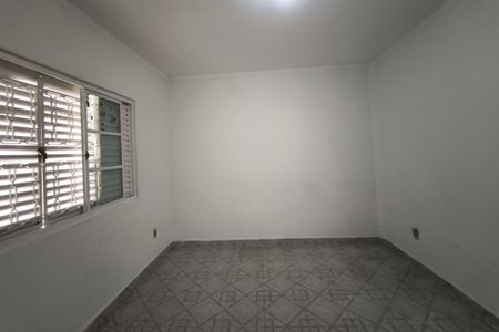 Casa à venda com 634m², 4 quartos e 10 vagas Casa à venda com 634m², 4 quartos e 10 vagasQuarto 4