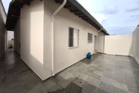 Casa à venda com 634m², 4 quartos e 10 vagas Casa à venda com 634m², 4 quartos e 10 vagasQuintal