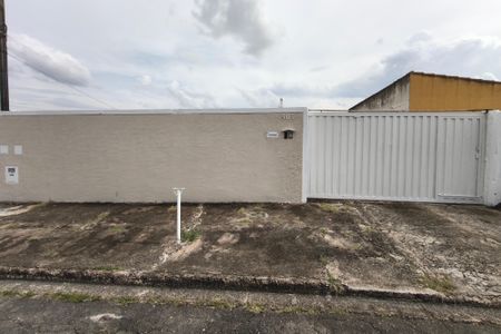 Casa à venda com 634m², 4 quartos e 10 vagas Casa à venda com 634m², 4 quartos e 10 vagasFachada